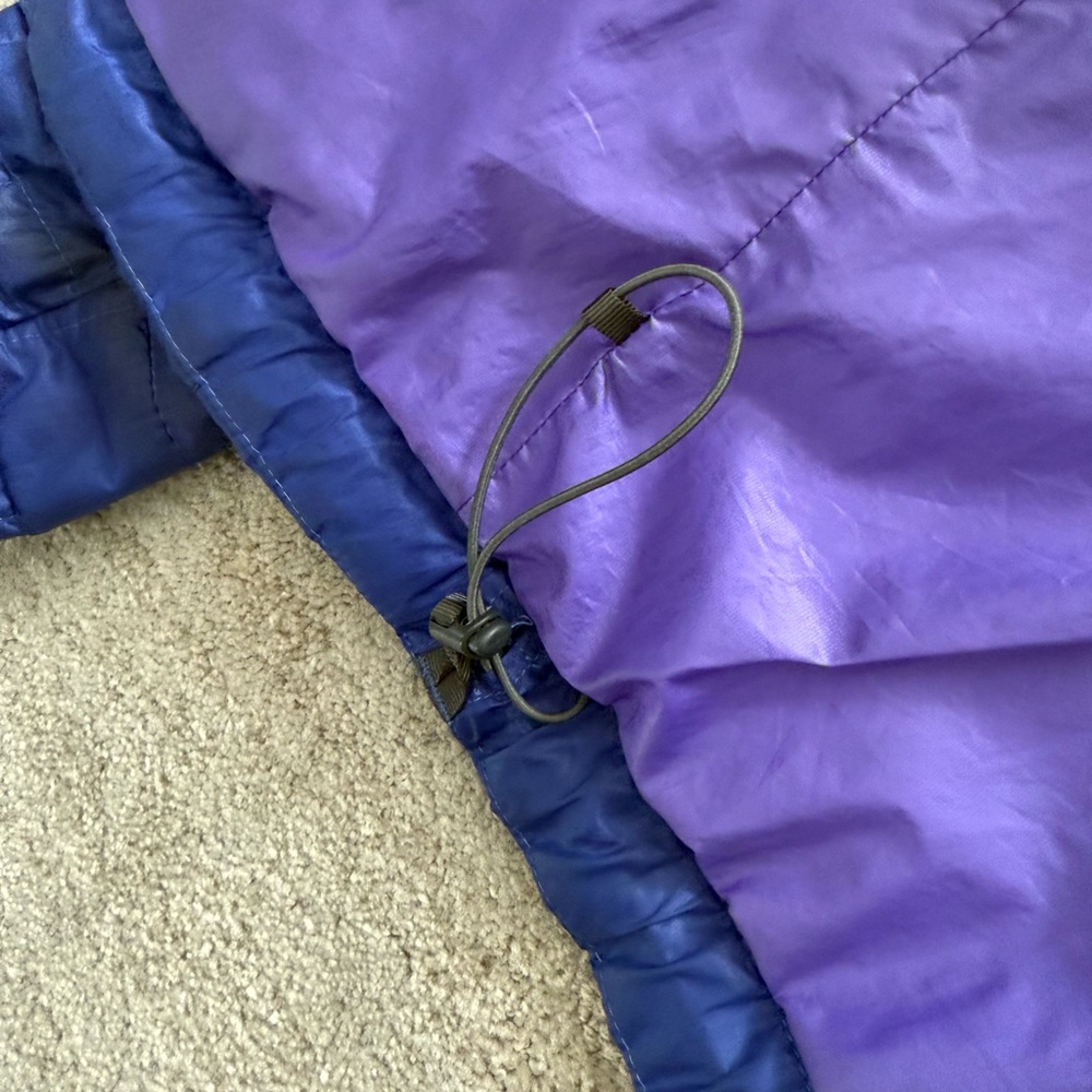 Patagonia Women's Navy Puffer Jacket - Picture 4 of 4